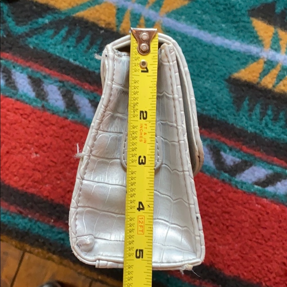 Silver Clutch - Picture 4 of 6